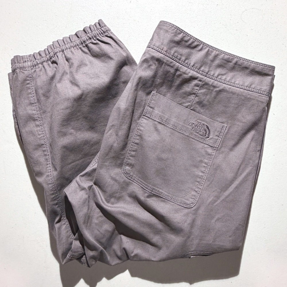 The North Face Womens Grey Cargo Capri Pants Size 12 Hiking Outdoor Crop